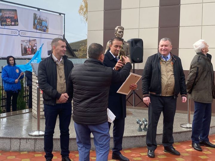 Торжественное открытие сквера «Стройотрядовцы» в Буинском ветеринарном техникуме