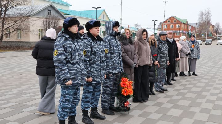 Буалылар Ватан геройлары көнендә батыр якташларыбызны искә алдылар (фото, видео)