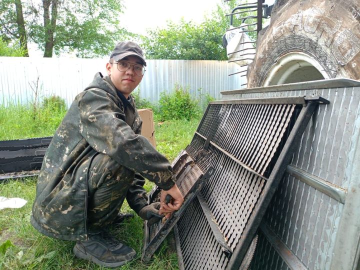В дирекции агрофирмы «Заря» уделяют внимание подготовке механизаторов.