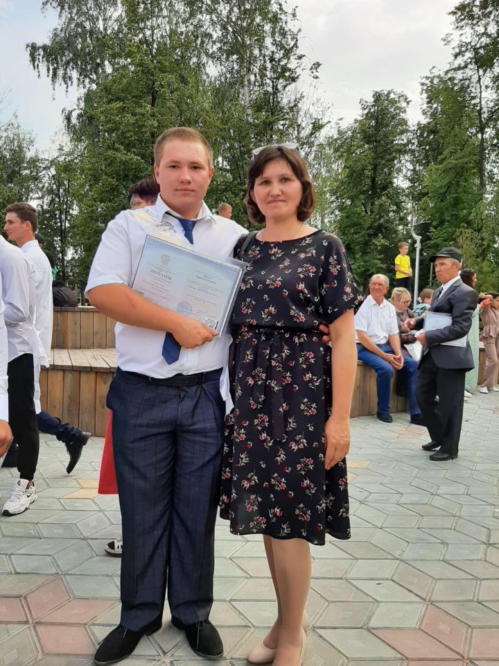 Жених и невеста, выросшие на одной улице