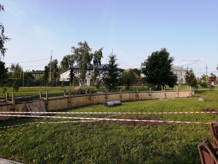 В Центральном парке Буинска начали возводить монумент, посвящённый Баки Урманче (фото)