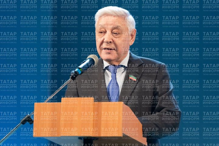 Поздравление Председателя Государственного Совета Республики Татарстан Ф.Х. Мухаметшина с Днем Государственного флага Российской Федерации