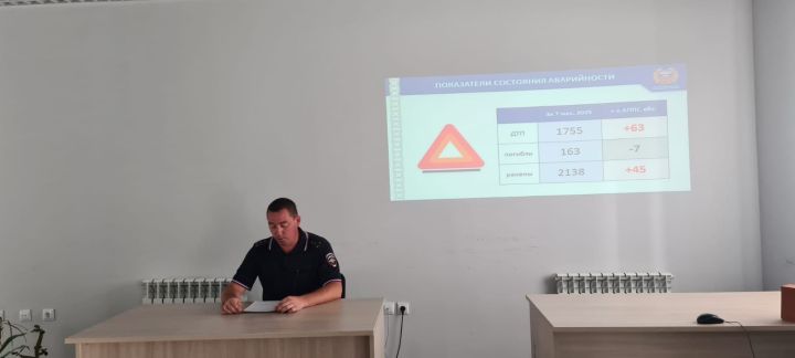 Начальник районной автоинспекции Буинска Алмас Каримов встретился с сотрудниками «Буинск-информ»