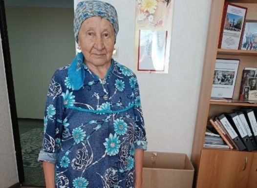Супруги-пенсионеры из Буинска в гуманитарный штаб принесли новый бензогенератор для бойцов СВО