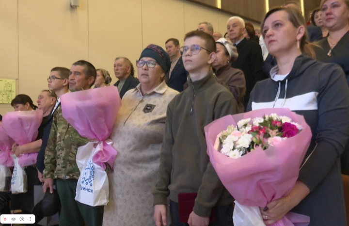 Буа шәһәрендә геройларга батырлыклары өчен медальләр тапшырылды