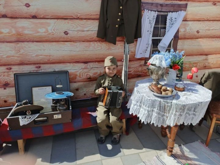 Детские сады украсили   День Победы Буинске