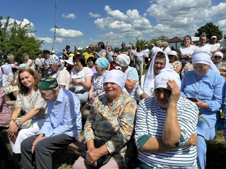 Бүген Буа районы Камброд авылында Авыл көне узды