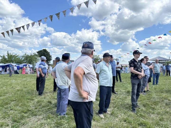 Бүген Буа районы Камброд авылында Авыл көне узды