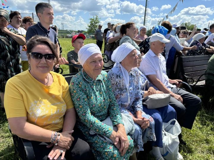 Бүген Буа районы Камброд авылында Авыл көне узды