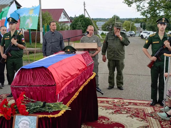 Бүген Буа районында хәрби якташыбыз Павел Федоров белән хушлаштылар