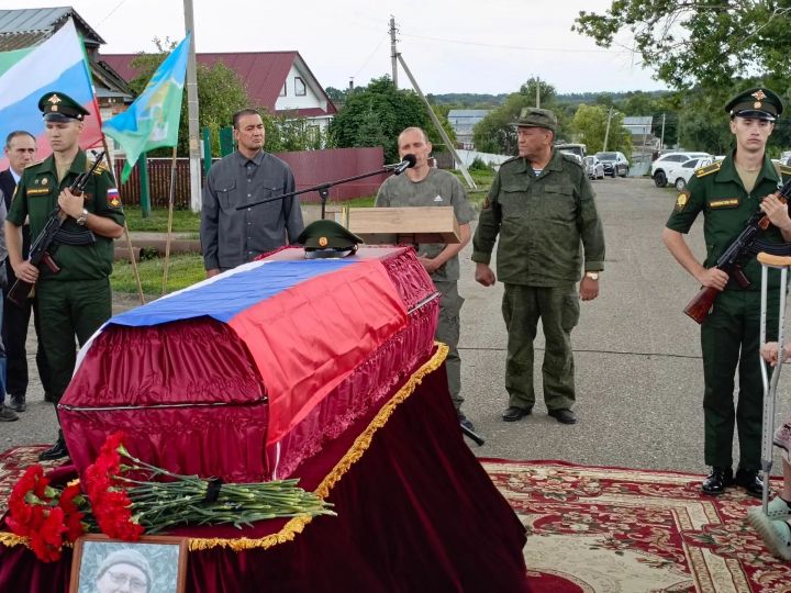 Бүген Буа районында хәрби якташыбыз Павел Федоров белән хушлаштылар