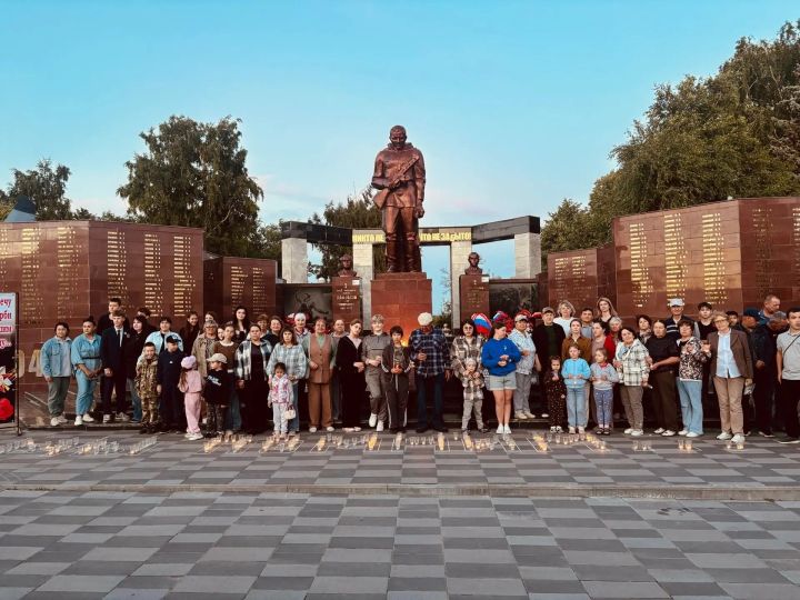 Буалылар Үзәк мәйданга килде. Бөек Ватан сугышы корбаннарын искә алырга
