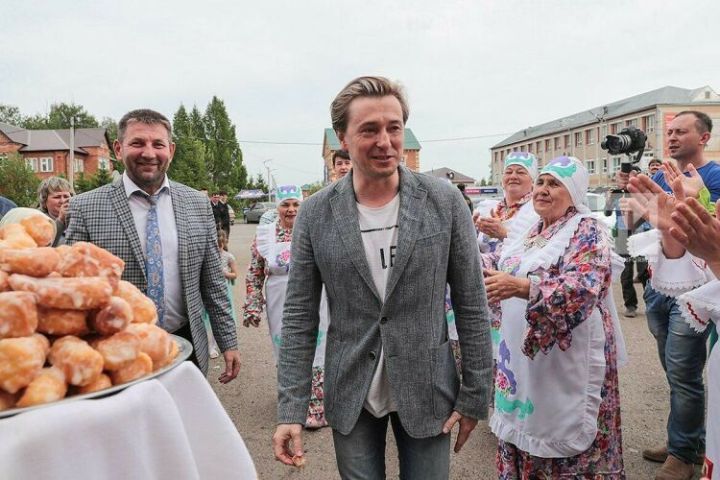 Известный российский актер, посетивший Буинск несколько лет назад, выразил удивление, что он до сих пор не является народным артистом Татарстана
