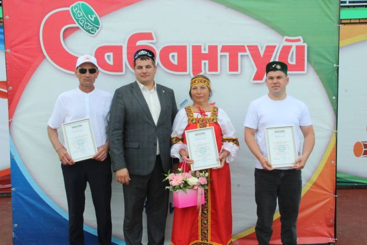 Вот они,передовики труда, награжденные на Сабантуе в Буинске (фоторепораж)