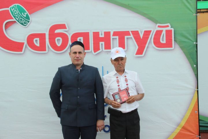 Менә алар, Сабан туенда мәйдан тоткан кыр батырлары