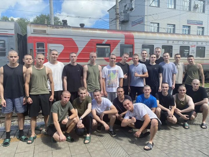 Тиздән Татарстан егетләре хәрби частькә барып җитәчәкләр