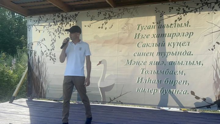 Адав-Толымбай авылындагы «Аръяк» дөньякүләм танылган спортчылар тәрбияләгән. Бүген анда бәйрәм узды