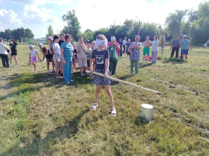 Адав-Толымбай авылындагы «Аръяк» дөньякүләм танылган спортчылар тәрбияләгән. Бүген анда бәйрәм узды