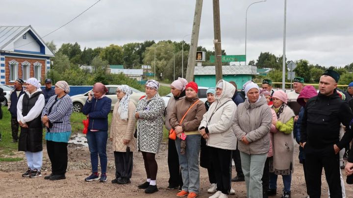 В селе Новые Чечкабы Буинского района проводили в последний путь Ильсура Зиннурова