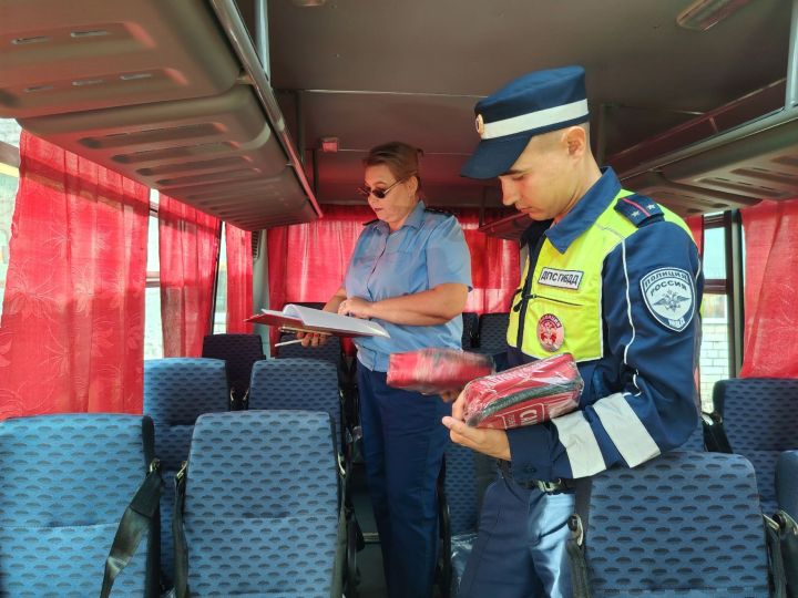 Безопасность на первом месте: в Буинске проверили школьные автобусы перед началом учебного года