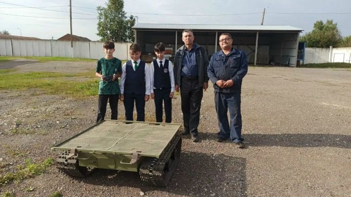 Ученики Буинска совершили производственную экскурсию на Буинский моторный завод